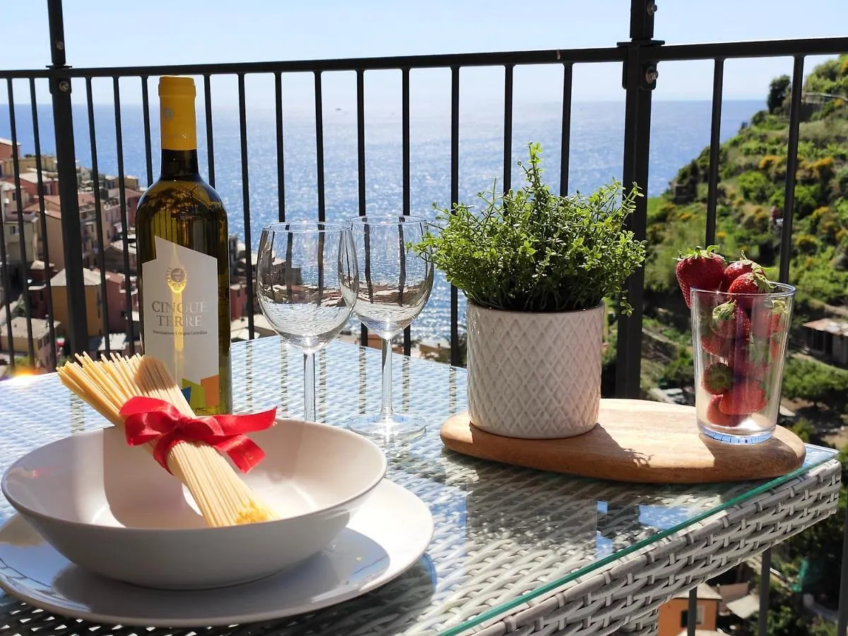 L' Attico Giallo Oro Di Giulia Manarola Apartment