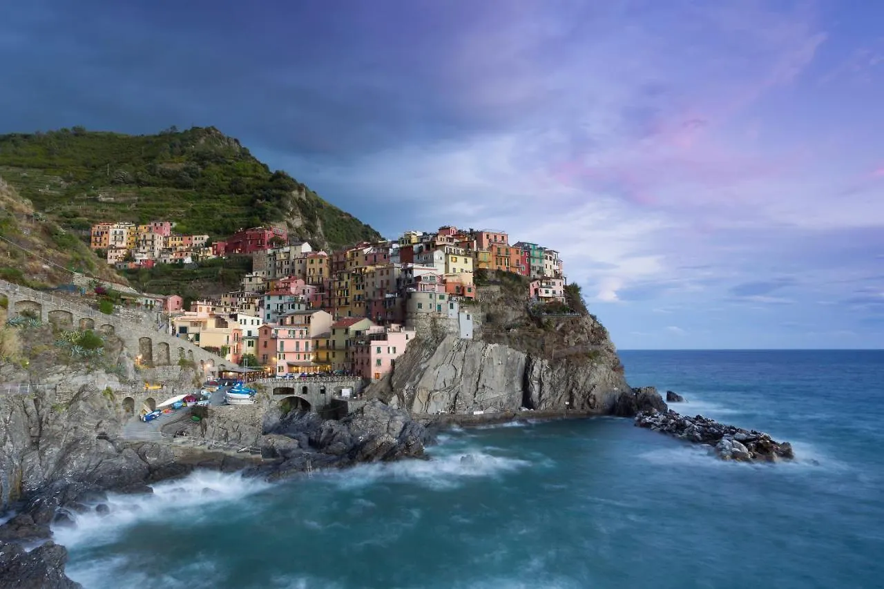 L' Attico Giallo Oro Di Giulia Manarola Italy