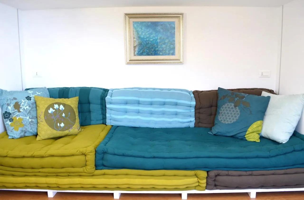 Apartment L' Attico Giallo Oro Di Giulia Manarola