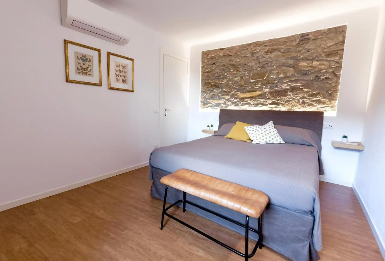 L' Attico Giallo Oro Di Giulia Manarola