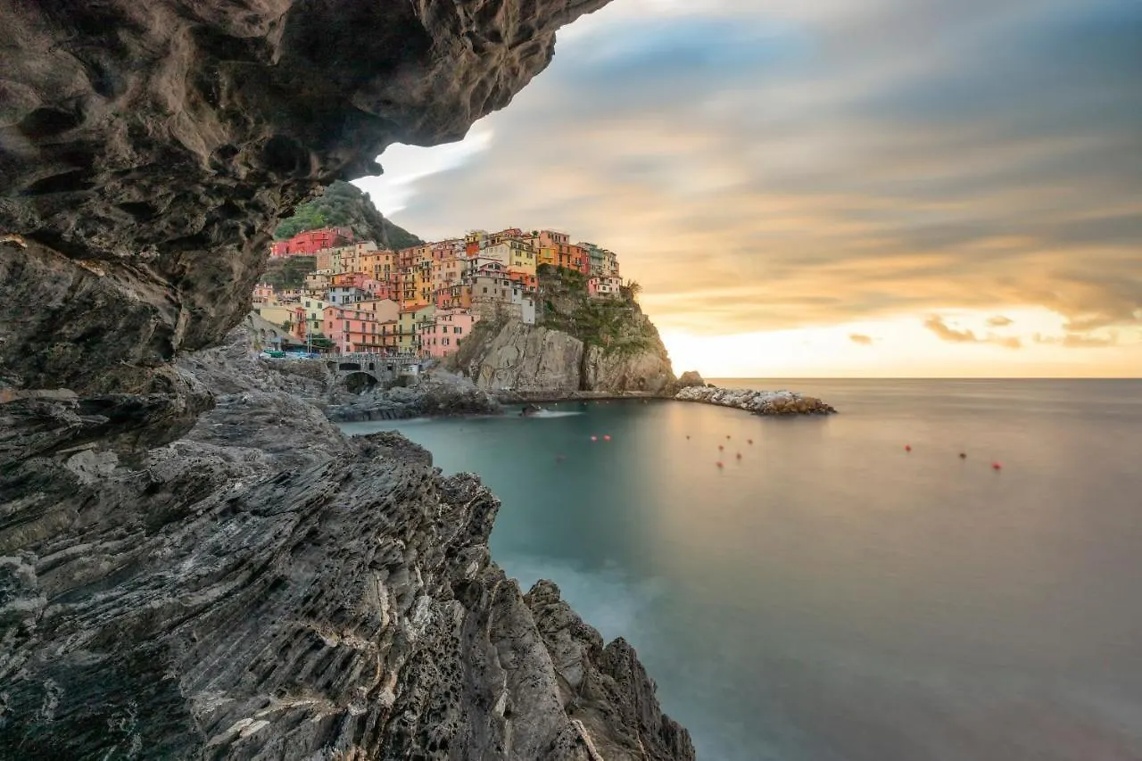 L' Attico Giallo Oro Di Giulia Manarola