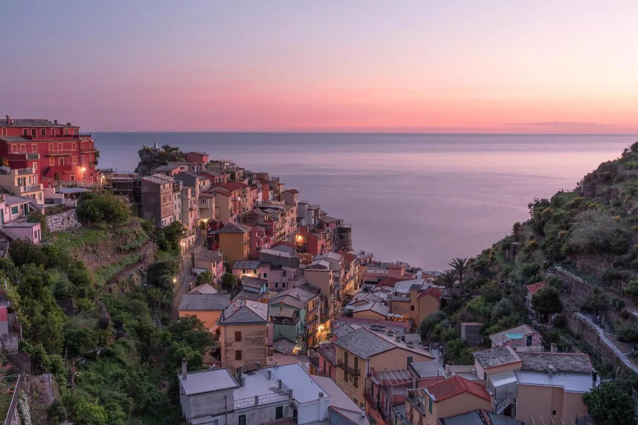 Apartment L' Attico Giallo Oro Di Giulia Manarola Italy